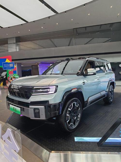 重庆74比亚迪方程豹硬派越野的爆款，英菲尼迪35周年与你共成长